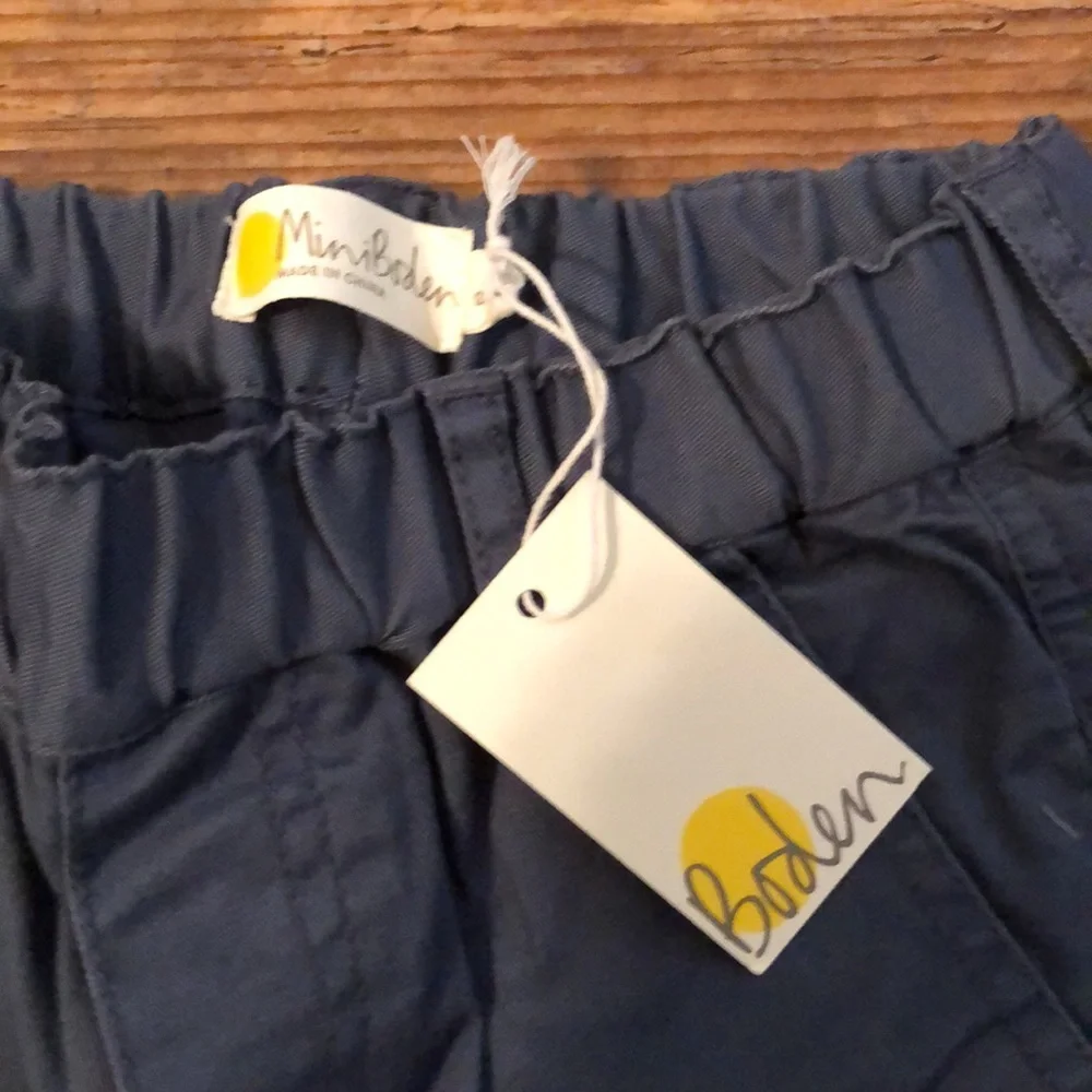 Mini Boden l NWT Navy Cropped Cargo Pants